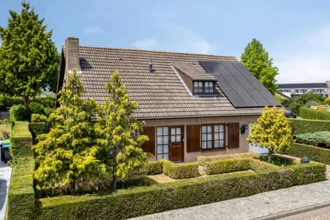 Vrijstaande woning te koop: van Middelhovenstraat 107, Kern Axel Axel