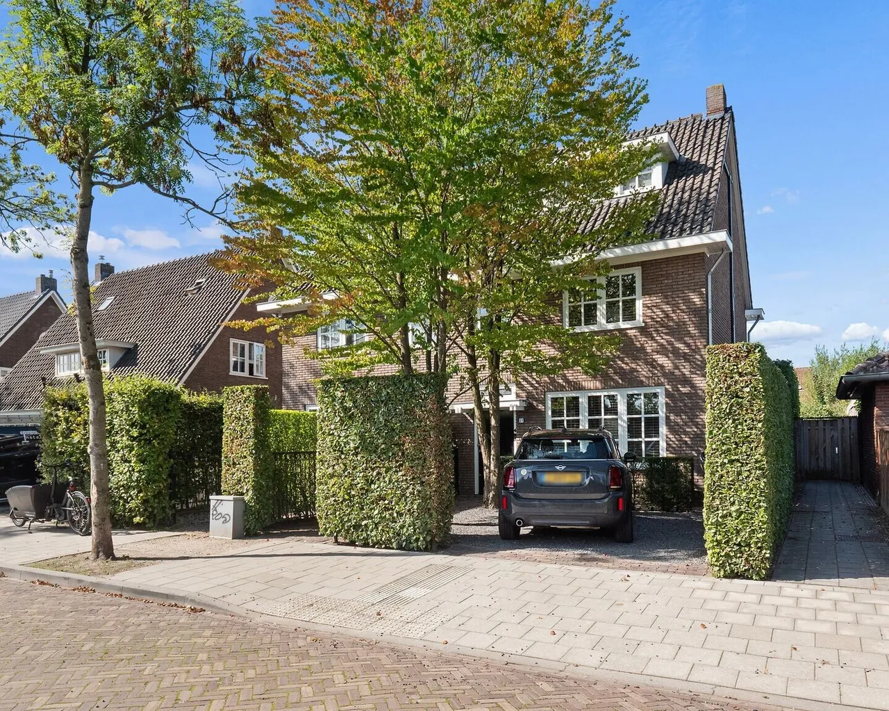 Twee-onder-één-kap te koop: Van Miertstraat 17, Vught