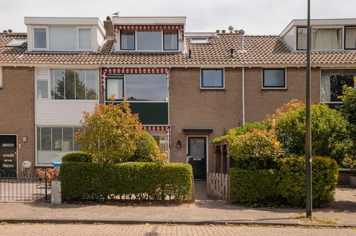 Terraced house for sale: Van Montfoortlaan 26, Groot Deijleroord en Ter Weer Wassenaar