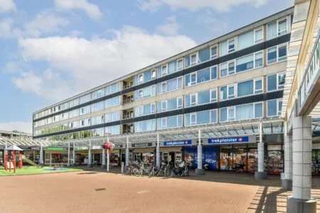 Appartement te koop: Van Oldenbarneveltplein 122, Dordrecht