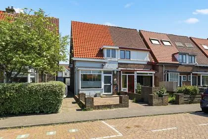 Tussenwoning te koop: van Oldenborghweg 25, Wijk aan Zee Wijk Aan Zee