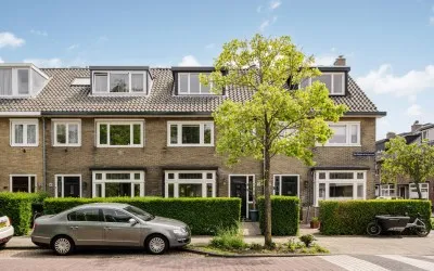 Tussenwoning te koop: Van Oosten de Bruijnstraat 51, Geschiedschrijversbuurt Haarlem