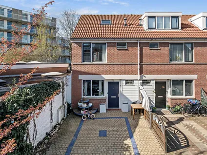 Tussenwoning te koop: Van Oosterwijk Bruynstraat 1R, Laakkwartier-West 'S-Gravenhage