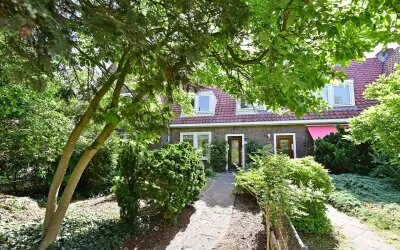 Tussenwoning te koop: Van Ostadelaan 15, Schilderskwartier Hilversum