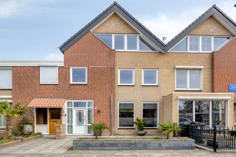 Tussenwoning te koop: van Ostadestraat 10, West 2 Dongen