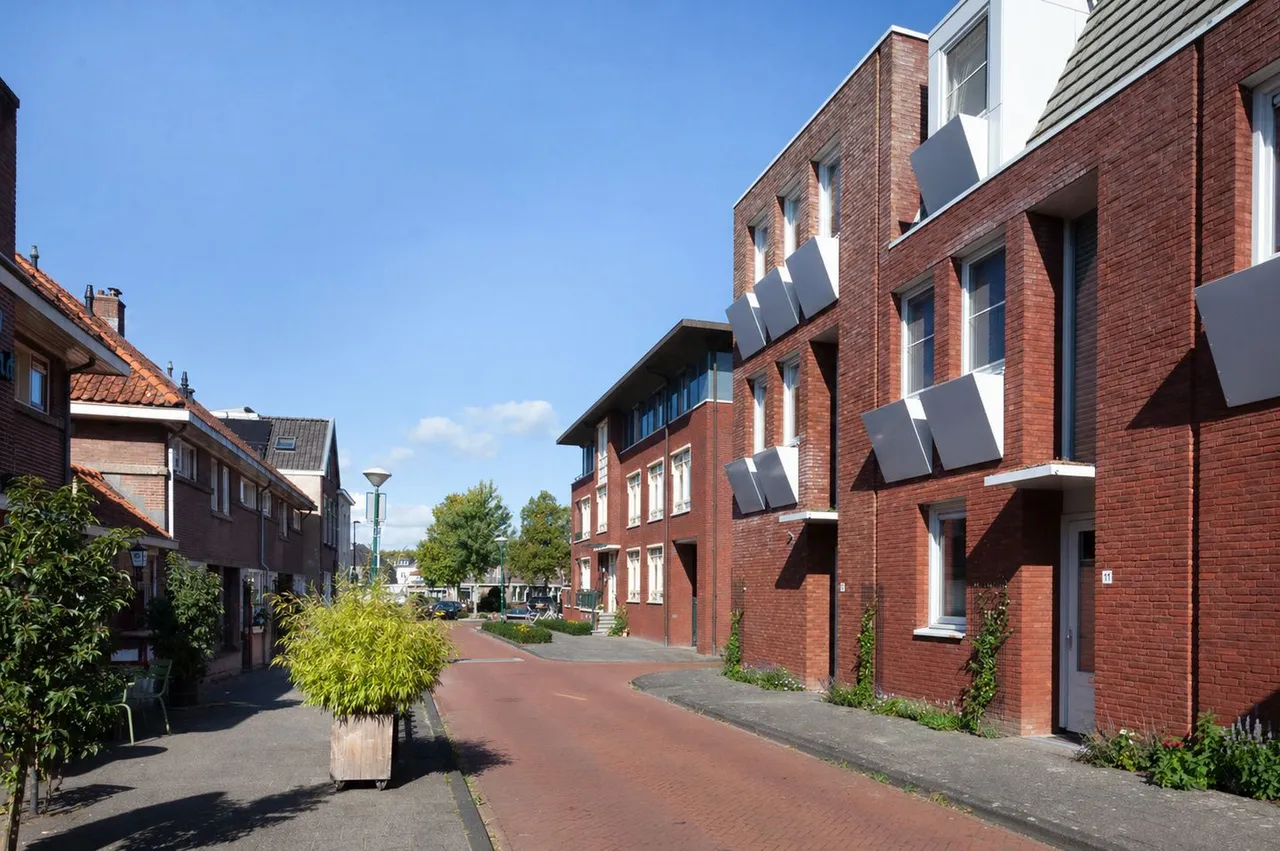 Tussenwoning te huur: Van Oudheusdenstraat 10, Woerden