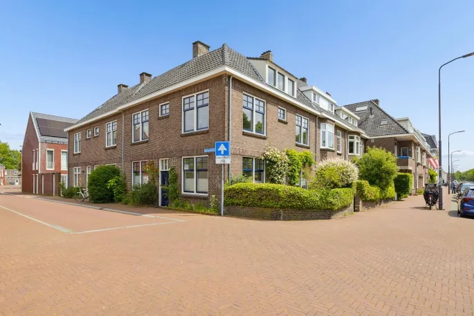 Tussenwoning te koop: Van Paesschenstraat 1, De Bossche Pad 'S-Hertogenbosch