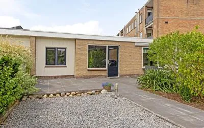 Tussenwoning te koop: Van Panhuyslaan 71, Centrum Leek en omgeving Leek