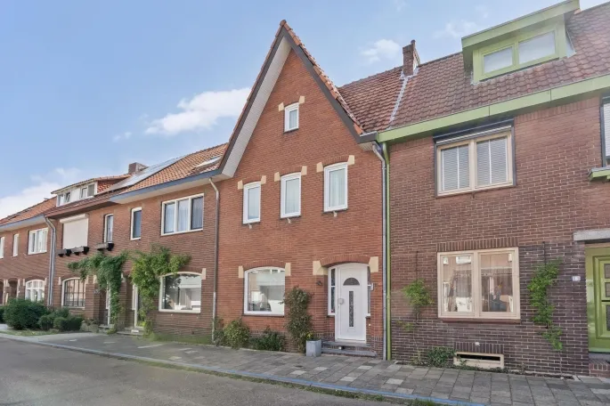 Tussenwoning te koop: van Pontstraat 10, Venlo