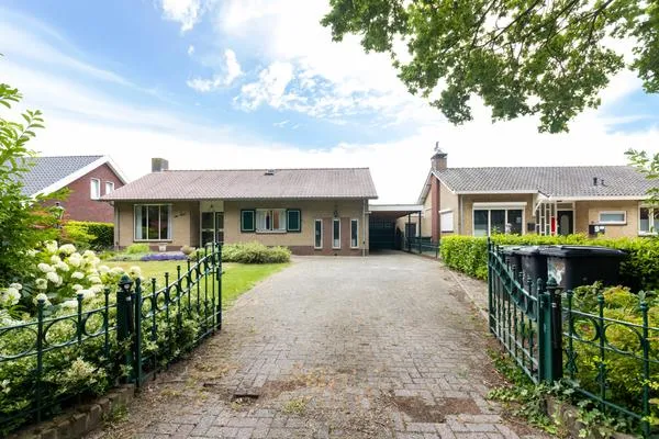 Twee-onder-één-kap te koop: van Rechterenstraat 8, Kern Appeltern Appeltern
