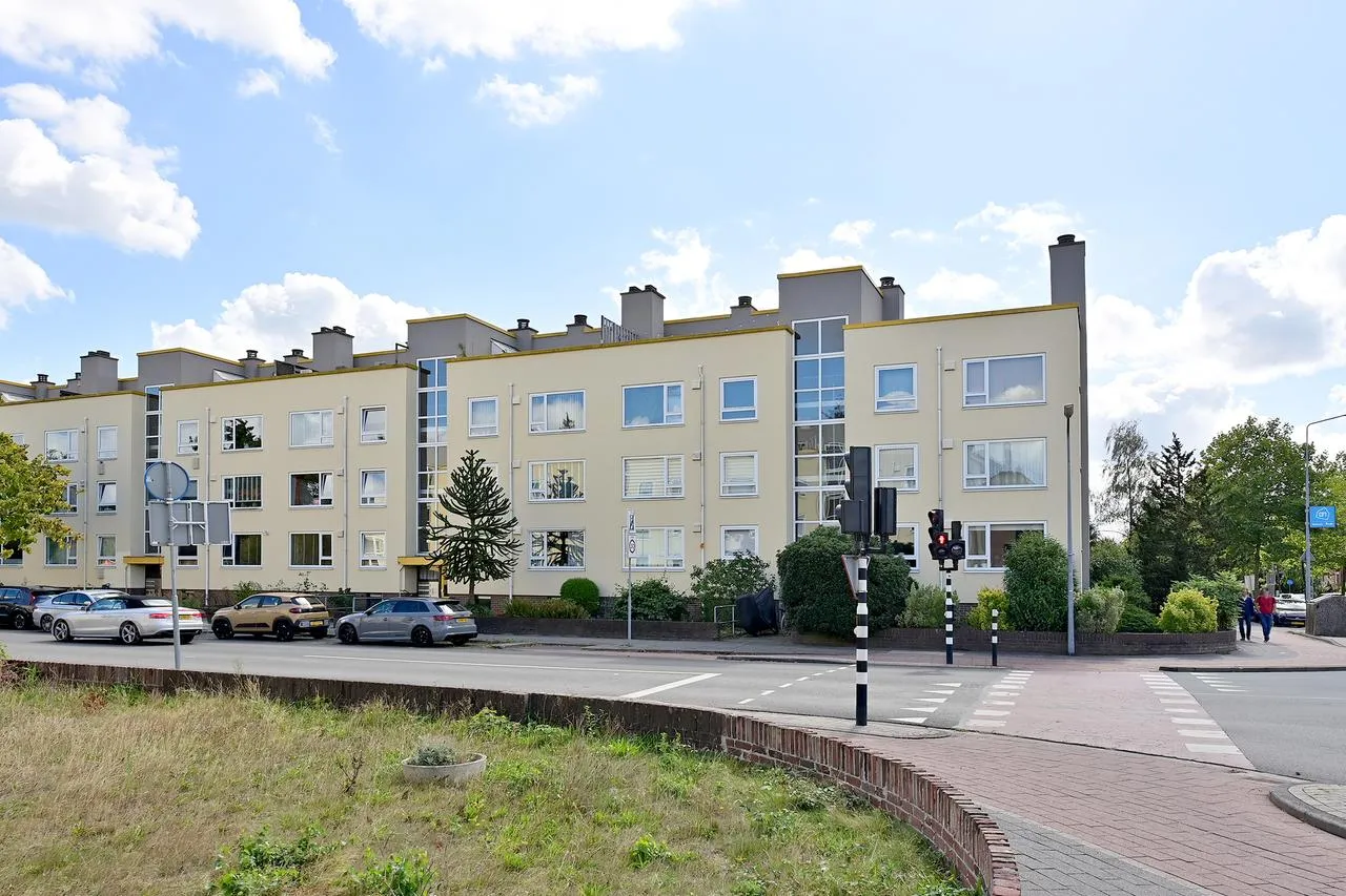 Appartement te koop: Van Riebeeckweg 110, Hilversum