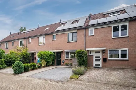 Tussenwoning te koop: Van Roekelweg 22, Westenenk Apeldoorn