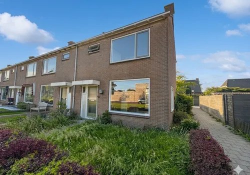 Hoekwoning te koop: Van Roozendaalstraat 32, Slothuis Spanbroek