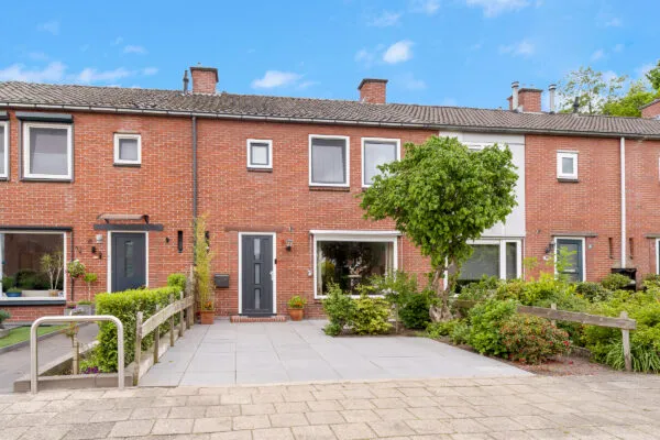 Tussenwoning te koop: van Ruysdaelstraat 6, Bloemen-Schilderswijk Nijverdal