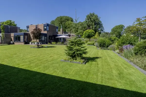 Hoekwoning te koop: van Santenlaan 20, Heemradenbuurt Heerhugowaard