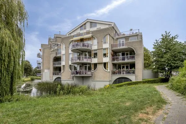 Appartement te koop: Van Someren-Downerlaan 90, Staatsliedenbuurt Oosterhout