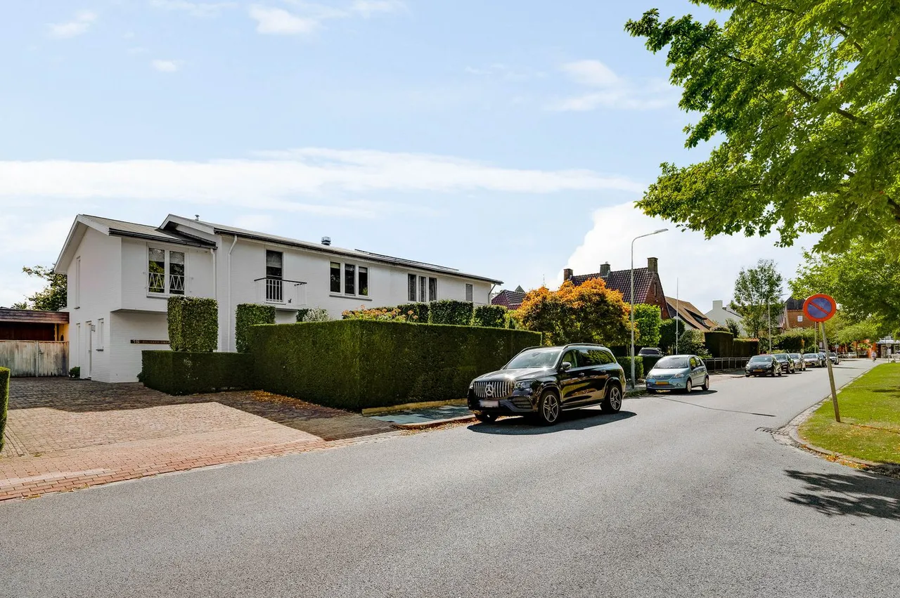 Twee-onder-één-kap te koop: van Sonsbeecklaan 15, Beek (Li)