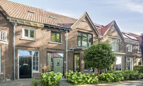 Tussenwoning te koop: van Steenbergenlaan 13, Terneuzen