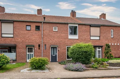 Tussenwoning te koop: Van Stepraethstraat 8, Sevenum Sevenum