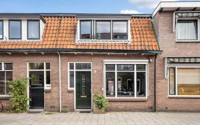 Tussenwoning te huur: Van 't Hoffstraat 18, Zeeheldenbuurt Haarlem