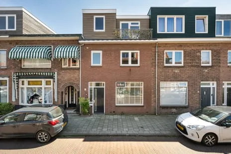 Terraced house for sale: Van 't Hoffstraat 4, Zeeheldenbuurt Haarlem