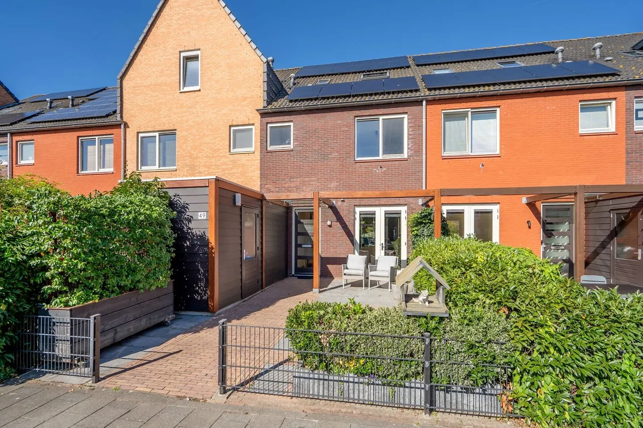 Tussenwoning te koop: Van Veendijk 49, 'S-Gravenhage