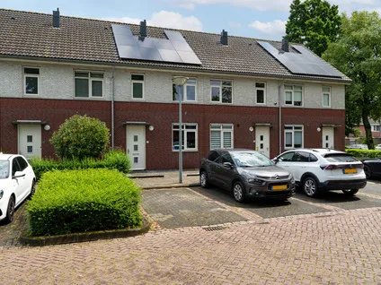 Tussenwoning te koop: Van Vessemstraat 23, Baardwijk Waalwijk