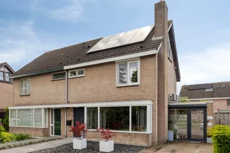 Twee-onder-één-kap te koop: van Vollenhovenstraat 15, Puienput Hulst