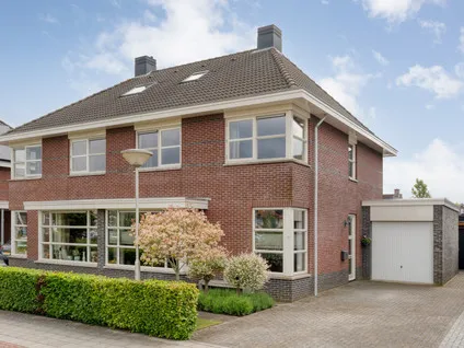 Twee-onder-één-kap te koop: Van Voorststraat 29, Marslanden Hardenberg