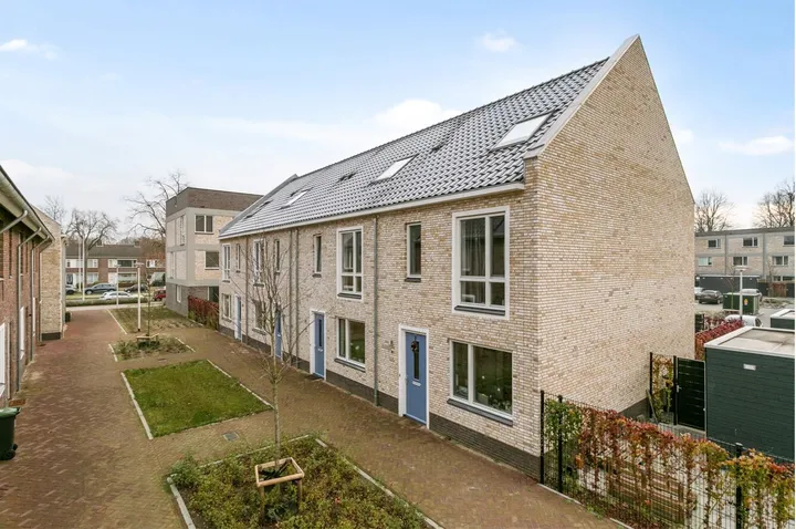 Tussenwoning te huur: Van Vorststraat 16, Kronehoef Eindhoven