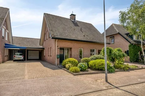 Detached house for sale: Van Wagenbergstraat 16, Hulsel Hulsel
