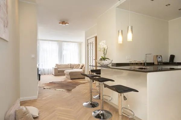 Tussenwoning te koop: Van Wesenbekestraat 57, Geuzenkwartier 'S-Gravenhage