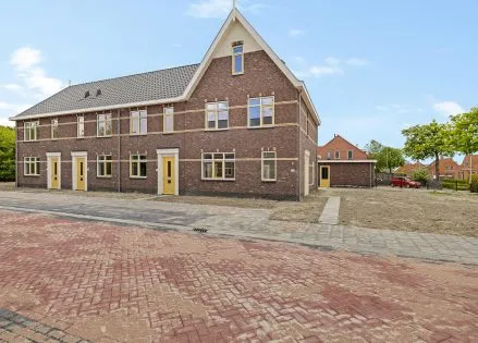 Woning te koop: van Wijngaardenstraat 70, St.-Jacobiparochie Noord St.-Jacobiparochie