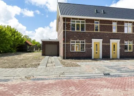 Woning te koop: van Wijngaardenstraat 76, St.-Jacobiparochie Noord St.-Jacobiparochie