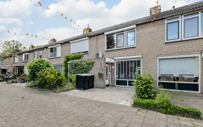 Tussenwoning te koop: Van Wijngaardestraat 8, Vogelbuurt Oosterhout