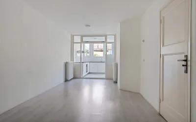 Appartement te koop: Van Zeggelenlaan 267, Laakkwartier-West 'S-Gravenhage
