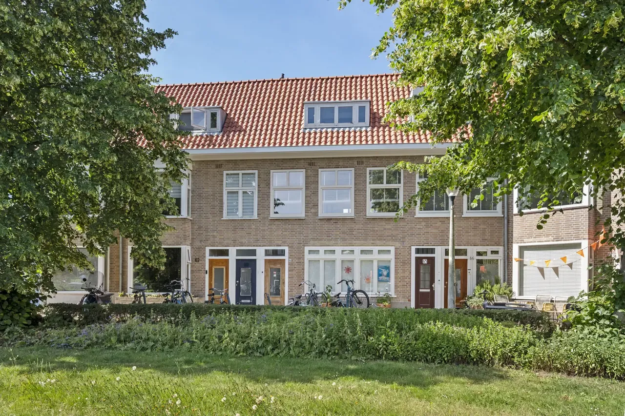 Appartement te koop: Van Zeggelenplein 64, Haarlem