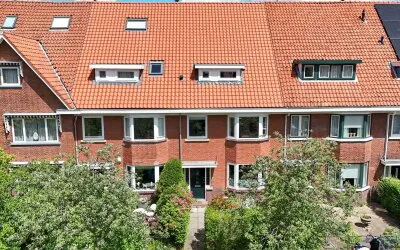 Tussenwoning te koop: Van Zuylen van Nijeveltstraat 34, De Deijl Wassenaar