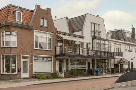 Tussenwoning te koop: Van Zuylen van Nijeveltstraat 6, De Deijl Wassenaar