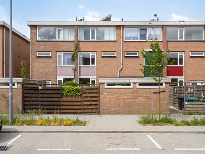 Tussenwoning te koop: Van Zyll De Jongstraat 27, Pernis Pernis Rotterdam