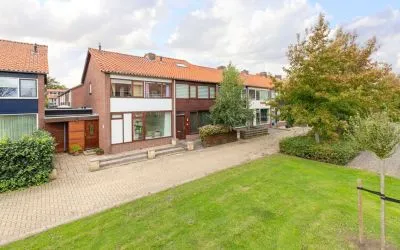 Tussenwoning te koop: van Alkemadelaan 53, Brielle