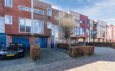 Tussenwoning te koop: Van Anhalt Dessaustraat 10, Sperkhem en industrieterrein Houkesloot Sneek