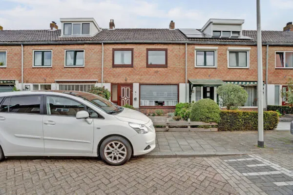 Tussenwoning te koop: Van Baerlestraat 8, Hoornes-Oost Katwijk