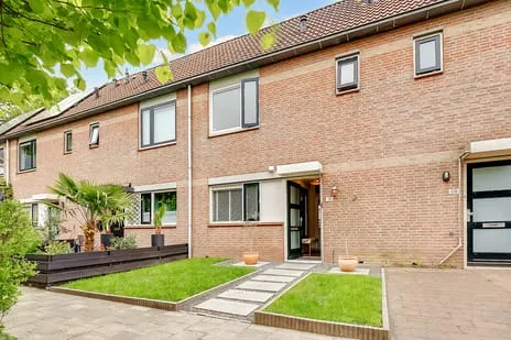 Tussenwoning te koop: van Bennekomweg 110, Doorn