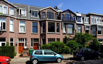 Tussenwoning te huur: Van Beverningkstraat 146, Statenkwartier 'S-Gravenhage