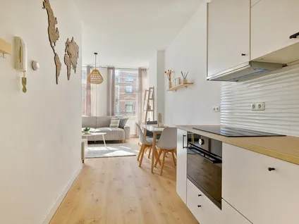 Studio te koop: Van Boetzelaerstraat 24-2, Amsterdam
