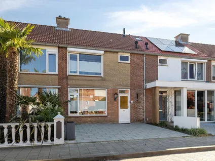 Tussenwoning te koop: Van Boutershemstraat 23, Steenbergen