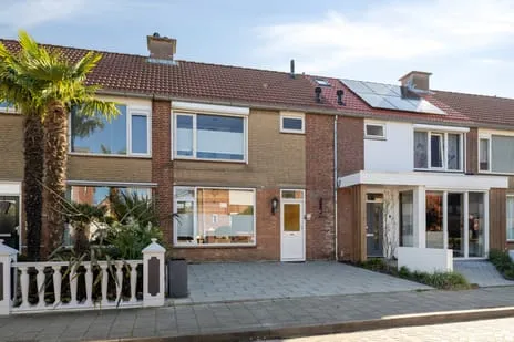 Tussenwoning te koop: Van Boutershemstraat 23, Steenbergen-Zuid Steenbergen (Nb)