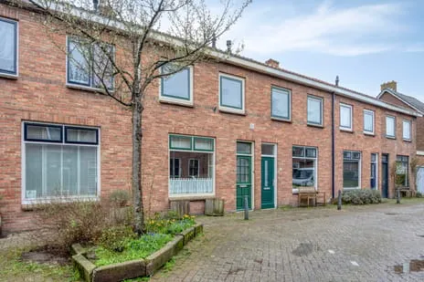 Tussenwoning te koop: van Brachtstraat 31, Pijnacker