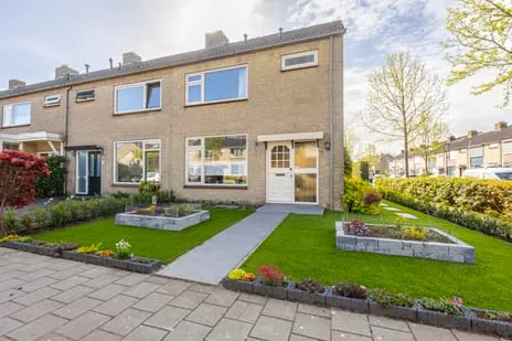 Hoekwoning te koop: van Brederodestraat 69, Kern-Dorp Giessenburg